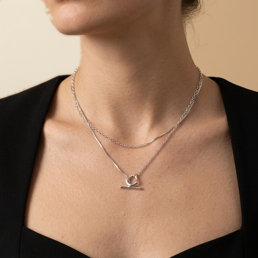 Charm Pendant Choker, worn